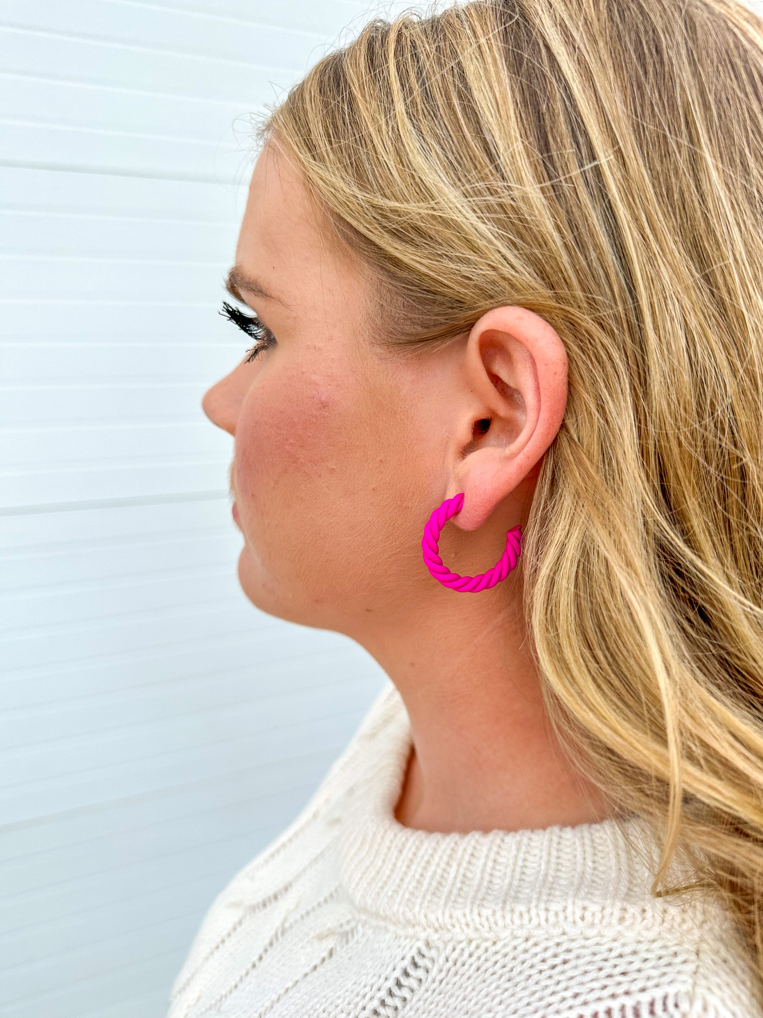 The Carly Twist Earring - Hot Pink