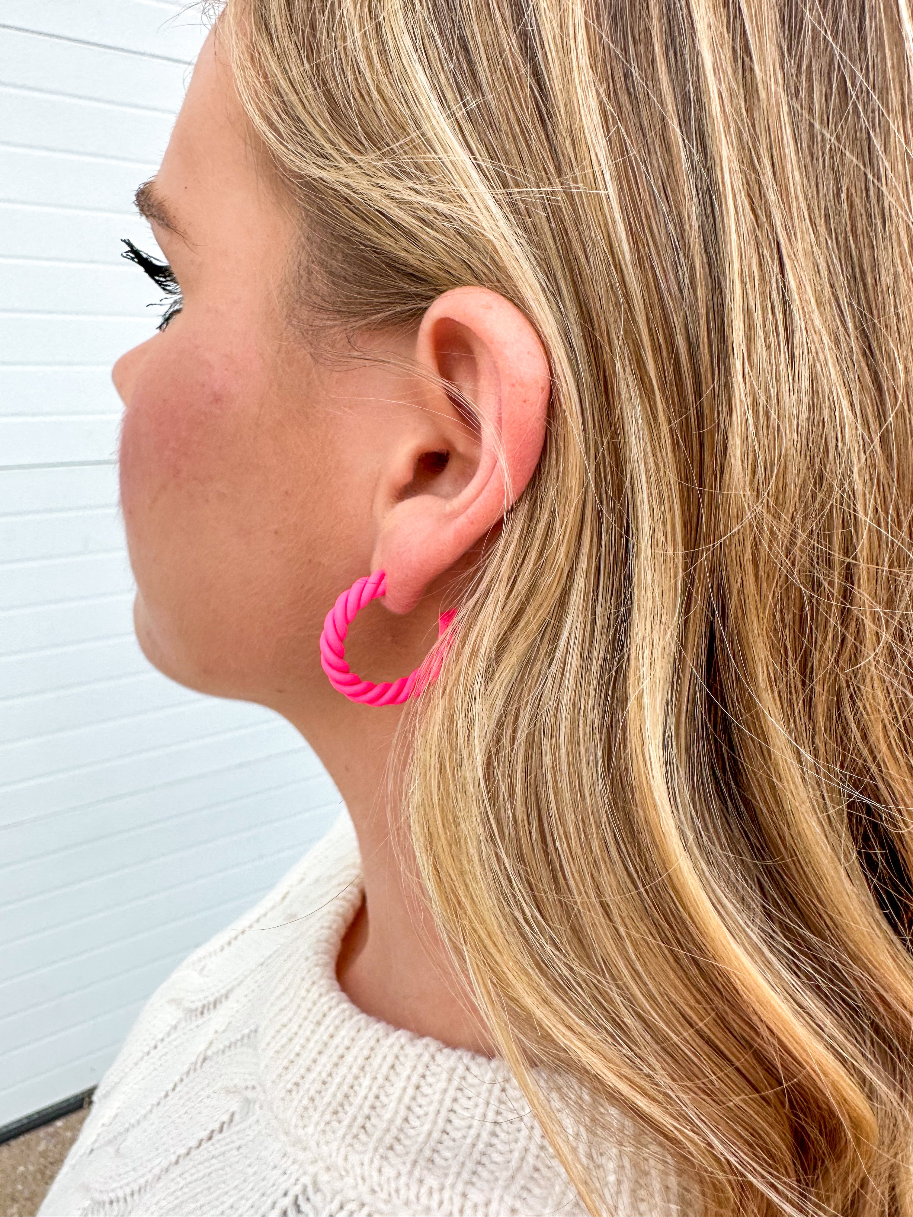 The Carly Twist Earring - Light Pink