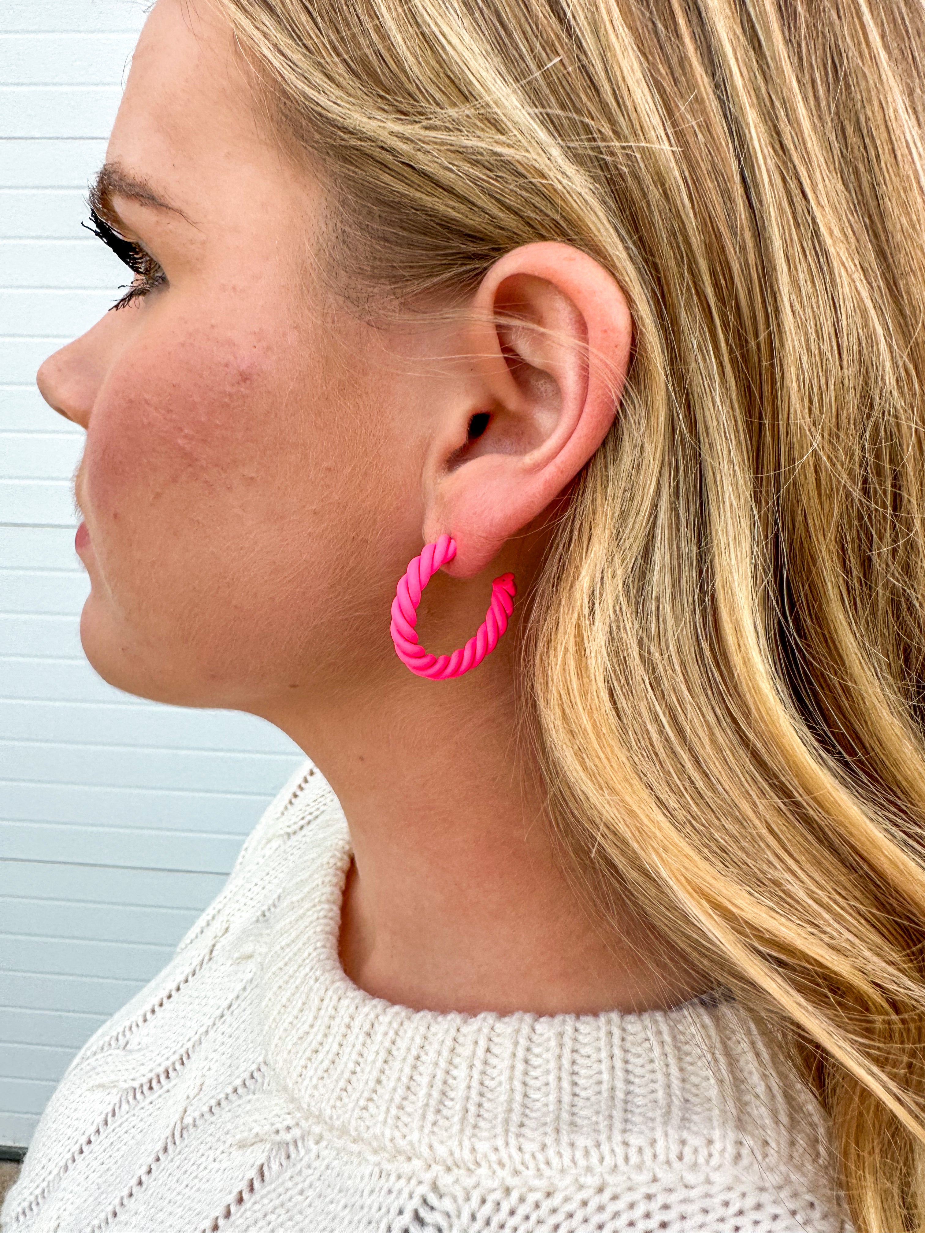 The Carly Twist Earring - Light Pink