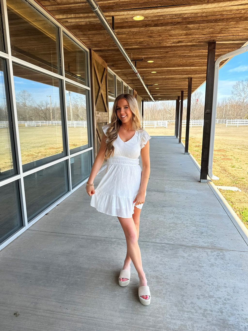 White cinch waisted dress classy for spring 2025 
